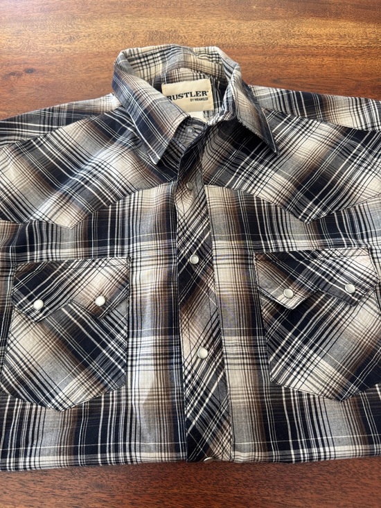 Rustler Men's Black, Gray & Brown Plaid Short-Sleeve Button-Down Shirt - Picture 7 of 7